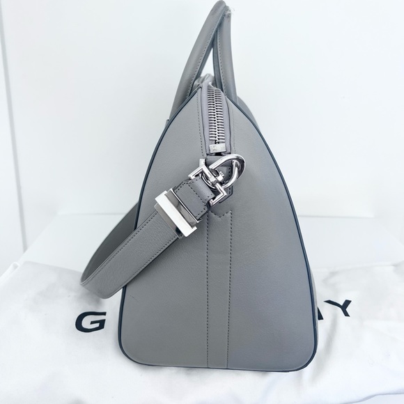 Givenchy medium Antigona in Grey with silver hardware - Picture 5 of 16